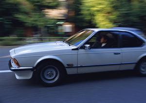 愛車を傷から守ることができる車カバー